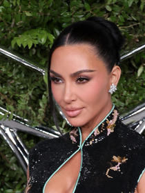 Après Zendaya, Kim Kardashian est la nouvelle cliente du styliste Law Roach (avec un beau clin d'oeil à Céline Dion)