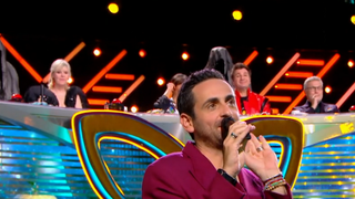 Mask Singer 2025 : TF1 dévoile l'identité d'un candidat avant la demi-finale, les internautes en colère, "Pourquoi spoiler un nom si incroyable ?"