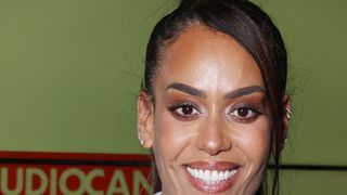 Amel Bent : son projet surprise en parallèle de "The Voice"