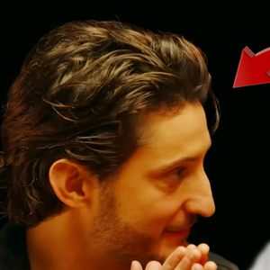 À 10 ans, Pierre Niney n’a jamais oublié le refus d’autographe de Pascal Légitimus. 25 ans plus tard, il règle ses comptes dans l'émission Hot Ones avec humour… et un brin d'émotion.