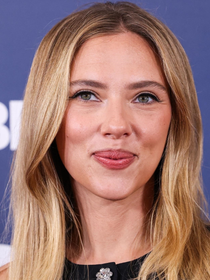 Scarlett Johansson fait son retour dans les films de super-héros après 10 ans chez Marvel, direction la concurrence !