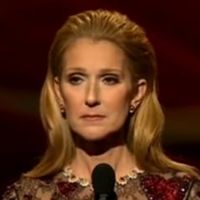 Céline Dion chante "Avec le temps" pour René