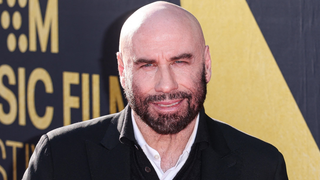 John Travolta en a assez des films d'action : à 72 ans, il signe son premier film avec une histoire écrite il y a 30 ans