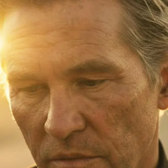 L'intelligence artificielle ressuscite Val Kilmer dans la première image de As Deep as the Grave : "Cela peut paraître controversé, mais c'est ce qu'il voulait"