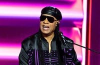 Stevie Wonder chante son classique Sir Duke en 1977.