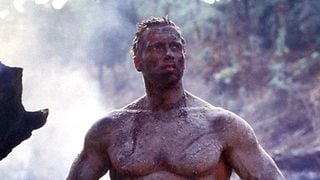 Seuls les vrais fans de science-fiction le savent : Predator est la suite secrète d'un autre succès d'Arnold Schwarzenegger ! "C'est le même personnage..."