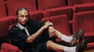 Le rappeur français Favé devient le visage de Crocs : la campagne (et la paire) sont absolument sublimes