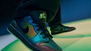 Nike dévoile 9 paires de sneakers et une ligne de vêtements pour les 30 ans de ce film de science-fiction avec Michael Jordan
