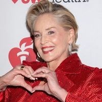 Sharon Stone reçoit un disque de platine