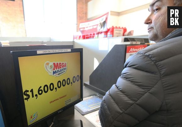 A customer waits in line to buy a Mega Millions lottery ticket at the Schnucks Supermarket in Collinsville, Illinois on October 23, 2018. The Lottery is now up to .6 billion with a drawing on October 23, 2018. The Mega MIllions lottery is the largest in it's history.    Photo by Bill Greenblatt/UPI/ABACAPRESS.COM
