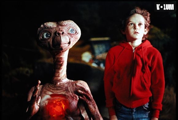 E.T. et Elliott dans le film de 1982