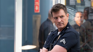 Il est de plus en plus difficile de tourner The Rookie, mais Nathan Fillion ne baisse pas les bras pour la saison 8