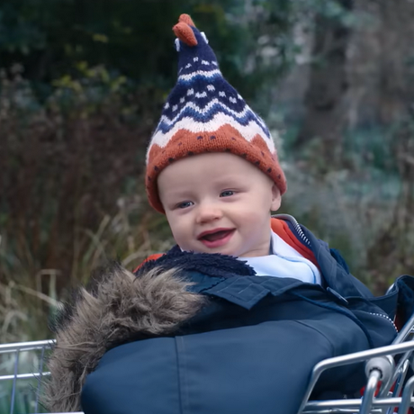 Vous trouvez ce bébé bizarre dans la nouvelle série de Netflix ? Il y a une très bonne explication