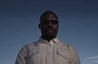 Le clip de Worship par Asake et DJ Snake