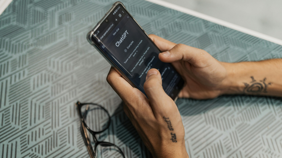 Un internaute donne 100 dollars à ChatGPT pour "faire autant de profit que possible" mais met fin à son entreprise évaluée à 25 000 dollars