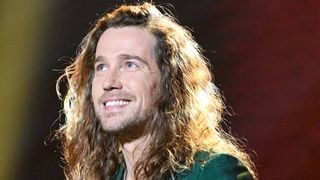 Julien Doré annonce la sortie d'un film au cinéma