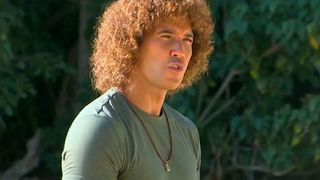 Les Apprentis aventuriers 8 :  "Elle a sorti le grand jeu...", Laurent Maistret "très gêné" par une candidate qui l'a lourdement dragué