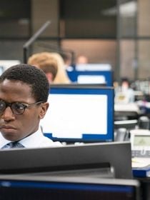 Il a joué dans cette série notée 91% : cet acteur succèdera à Chadwick Boseman dans Black Panther 3