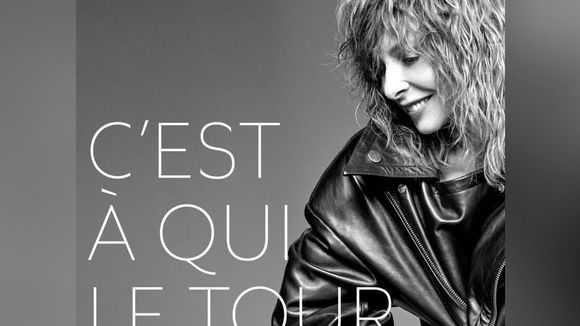 Mylène Farmer est de retour avec C'est à qui le tour.