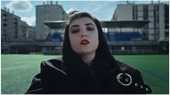 Hoshi dégaine son nouveau clip "Bonjour docteur"