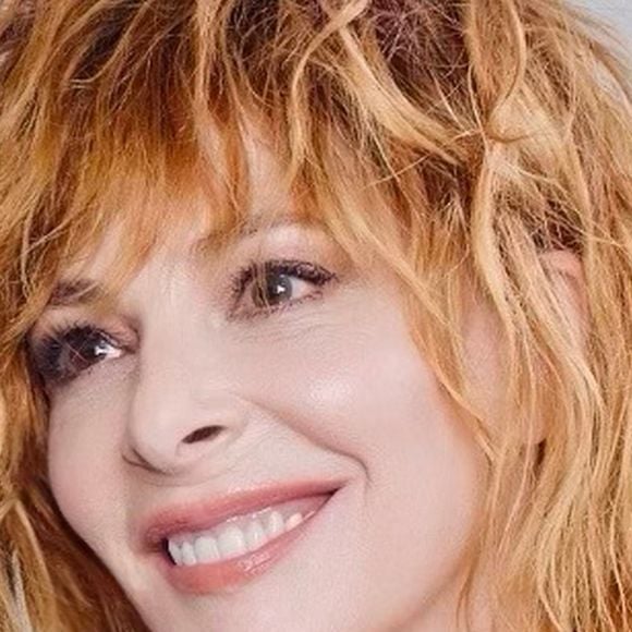 5,5 millions d'entrées : Mylène Farmer choisit le réalisateur derrière le succès surprise de l'été pour son nouveau clip
