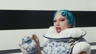 Lady Gaga : voici toutes les références cachées dans son nouveau clip iconique "Runway"