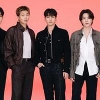 BTS numéro un des ventes en France !