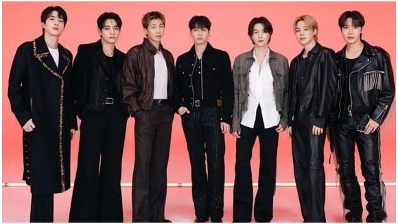 BTS numéro un des ventes en France !