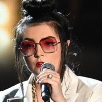 Hoshi boycottée par NRJ ? Elle réagit en exclu
