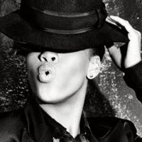 Rihanna dans les coulisses de "Talk That Talk"