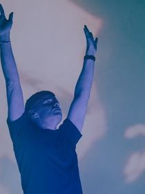Grâce à ce film Netflix aux 95 millions de vues, cette chanson est désormais numéro un dans le monde !