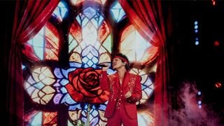 "À côté de David Guetta, ça pique fort" : Bruno Mars déçoit le public du Stade de France, ce détail qui ne passe pas