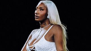 "Qu'on me rembourse" : Aya Nakamura annule un concert à la dernière minute, ses fans en colère