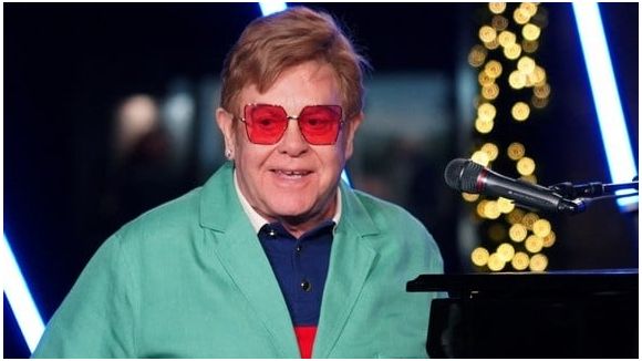 Elton John remonte sur scène après sa tournée d'adieux