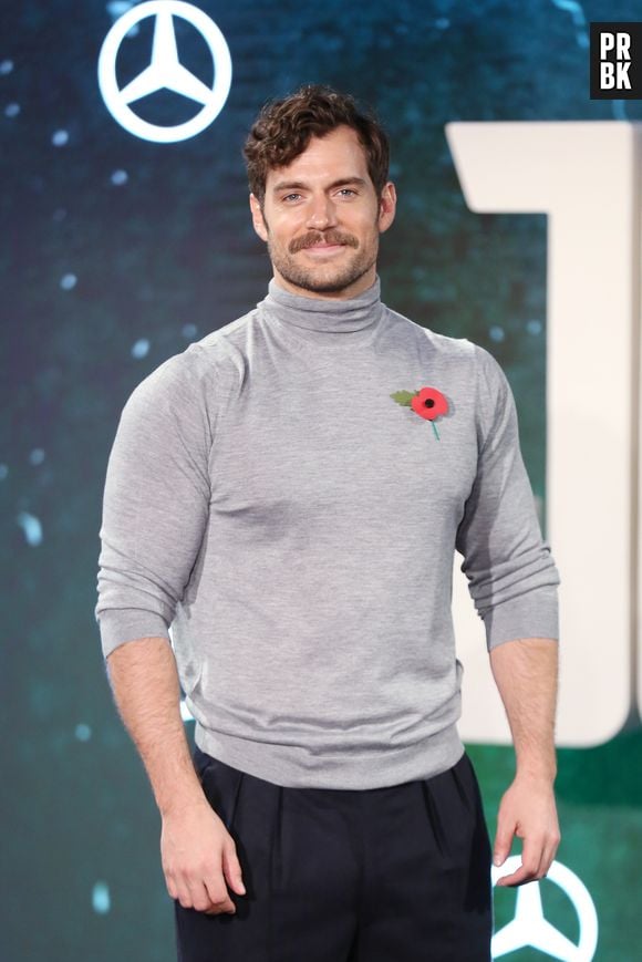Henry Cavill -  Les célébrités arrivent au photocall de la première du film Justice League à Londres le 4 novembre 2017.