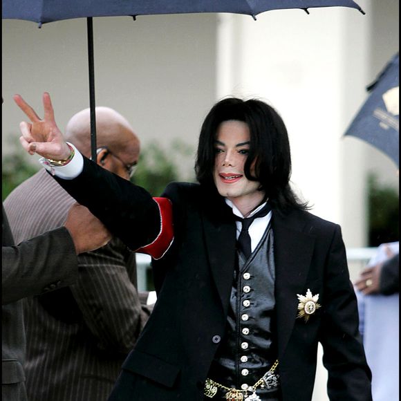 MICHAEL JACKSON - PROCES DE MICHAEL JACKSON A SANTA MARIA