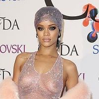 Rihanna provoc' lors des CFDA Fashion Awards