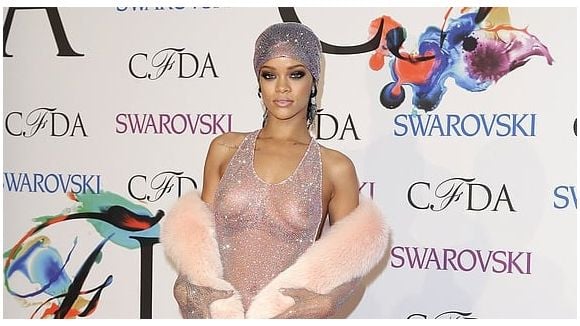 Rihanna provoc' lors des CFDA Fashion Awards