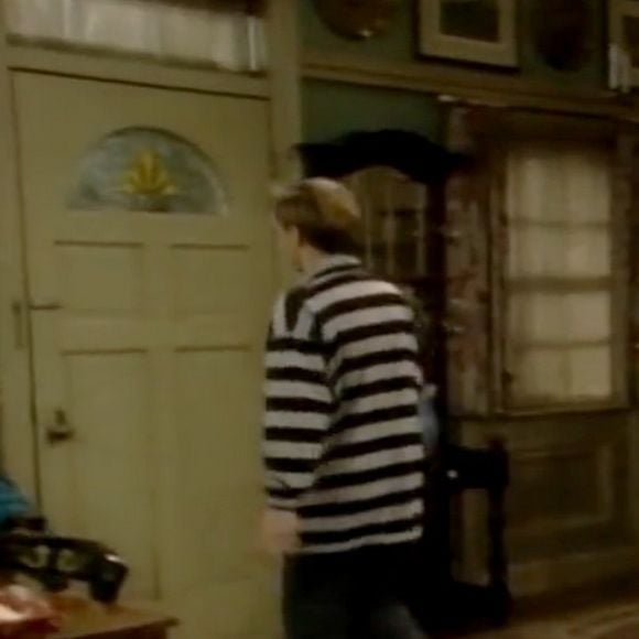 Il a joué dans 196 épisodes de l'une des séries les plus cultes, cet acteur est désormais livreur chez Amazon : "Il faut faire ce qu’il faut pour survivre"