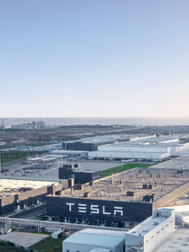 Tesla n'est plus une entreprise automobile : la Chine vient de lui verser 557 millions de dollars pour construire la plus grande batterie du pays