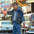Beaucoup de gens ne savent pas qu'il existe : Michael J. Fox a joué dans un autre film de science-fiction qui explore le voyage dans le temps 29 ans après Retour vers le futur