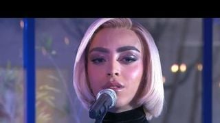 Bilal Hassani dévoile son nouveau titre en live, et c'est bouleversant