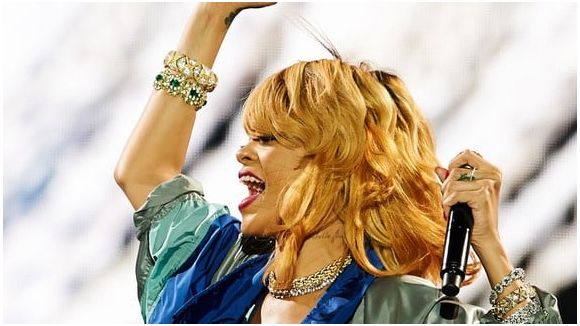 Rihanna et Jay-Z dans une publicité pour la bière
