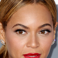 Beyoncé rend hommage aux victimes de Dallas