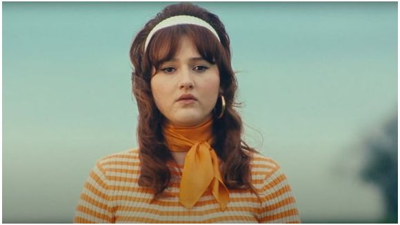 Paola enchaîne avec "Belle" : le clip