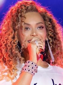 2 ans, 4 mois et 26 jours : c'est le temps qu'il aura fallu à Beyoncé pour voir cet album cartonner en France
