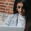 La Génération Z dit "s'il te plaît" à ChatGPT avec une intention cachée : 69 % le font au cas où l'IA deviendrait leur patron