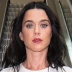Katy Perry se relève dans le clip "Bandaids"