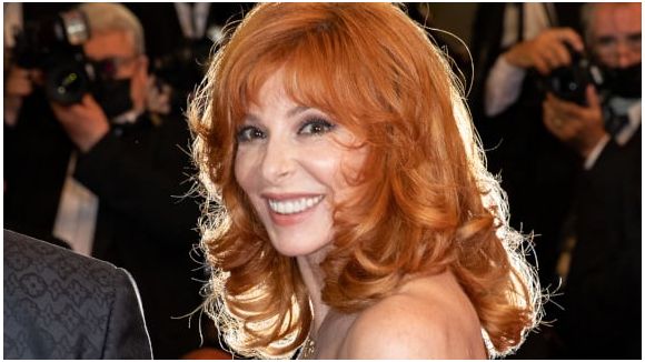Mylène Farmer annonce l'album  "Remix XL"