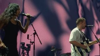 Inconnue en France, cette chanson vient de briser un record absolu au Royaume-Uni
